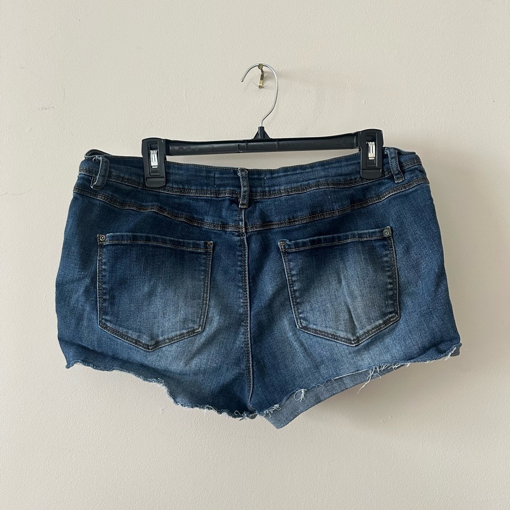 Women’s EST. 1946 Denim cut off Jean shorts 14 - Picture 3 of 3